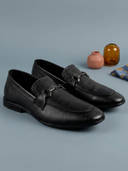 Black color option, Currently selected