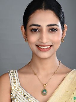 Anvik - Floral Kundan Turquoise Pendant Necklace and Stud Earrings Set