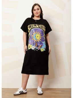 AAREIN - Black Ample Graphic Printed T-Shirt Midi Dress