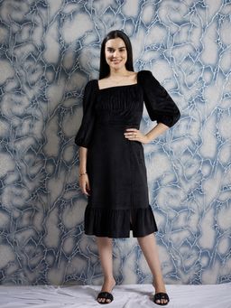 AAREIN - Black Square Neck Puff Sleeves Gathered Detailed Sheath Midi Dress