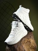 Off White color option, Currently selected