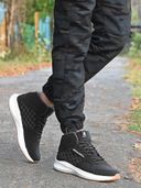 Black color option, Sold out, Currently selected
