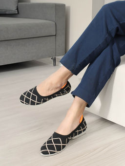 Carlton London - Womens Fashionable Black Woven Design Ballerinas