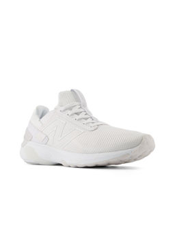 New Balance - Men White Running Shoes