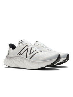New Balance - Men White Running Shoes