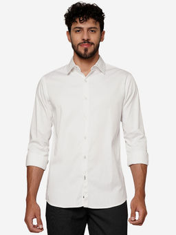 JadeBlue - Men White Cotton Slim Solid Casual Shirt