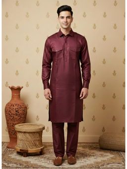 Sanwara - Maroon Solid Collar Neck Full Sleeves Kurta With Pant