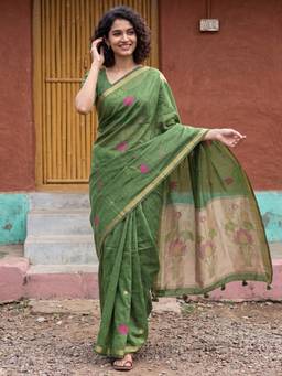 Akhilam - Womens Cotton Green Handloom Saree