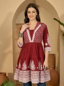 Maroon color option, Currently selected