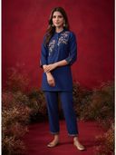Navy Blue color option, Currently selected