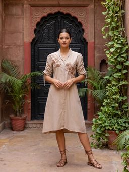 ZUMMER - Floral Embroidered Dress