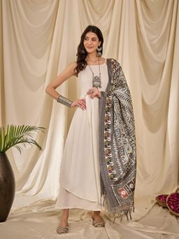 InWeave - Women White Solid Kurta with Palazzo with Dupatta (Set of 3)