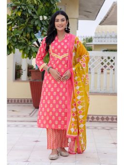 Kohsh - Women Pink Cotton Floral Print Straight Kurta with Pant and Dupatta (Set of 3)