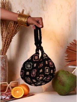 THE TAN CLAN - Luna Black Half Handbag