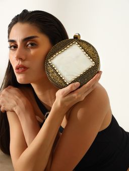 THE TAN CLAN - Seren Brass Clutch With Detachable