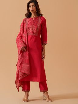 Gahan - Embroidered Kurta with Pants & Dupatta