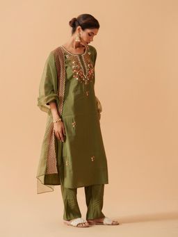 Gahan - Round Neck Embroidered Kurta with Pants & Dupatta