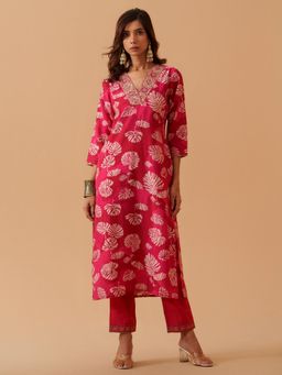Gahan - Floral Printed Chander Cotton V-Neck Straight Kurta with Pants