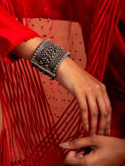 Neeta Boochra - 925 Sterling Silver Bangle