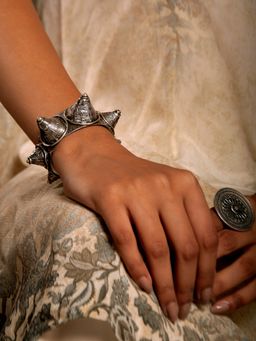 Neeta Boochra - 925 Sterling Silver Hare Rama Hare Krishna Bangle