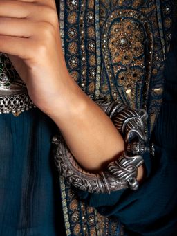 Neeta Boochra - 925 Sterling Silver Lion Bangle