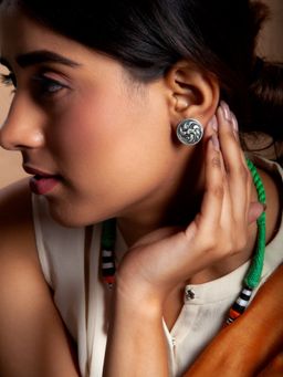 Neeta Boochra - 925 Sterling Silver Round Earring