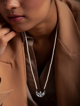 Neeta Boochra - 925 Sterling Silver Pearl Beaded Necklace With White Kundan