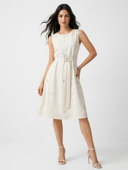 Outzidr - White Waist Belted Printed Dress
