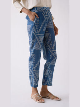 Basanti Kapde aur Koffee - Blue Straight-Fit Geometric Pant