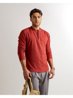 GRITSTONES - Men Rust Waffle Solid Henley Neck T-Shirt
