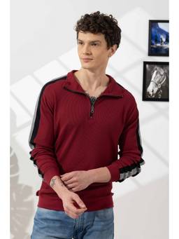 GRITSTONES - Men Maroon Stripe Zipper Collar T-Shirt