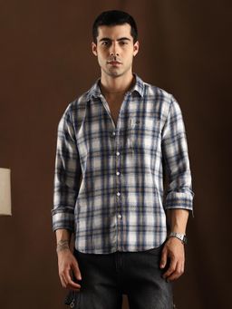 Campus Sutra - Men Off White and Denim Blue Gradient Check Regular Shirt