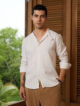 Campus Sutra - Men Off White Striped Extended Band Collar Shirt