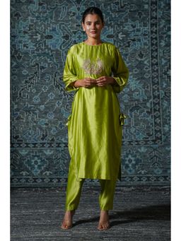 EEDA - Green Embroidered Kurta with Pant (Set of 2)