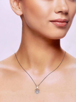 Kai Jewel - Sterling Silver Zircon Snowflake Pendant with Chain