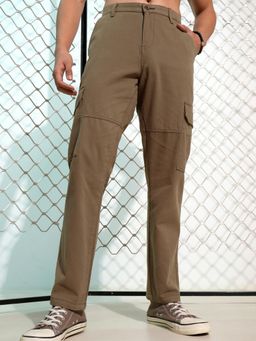 HIGHLANDER - Men Brown Solid Straight Fit Cargos