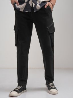 HIGHLANDER - Men Solid Black Slim Fit Cargos