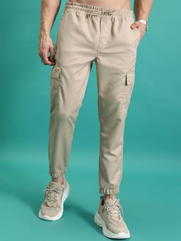 HIGHLANDER - Men Beige Solid Mid Rise Cargo Jogger
