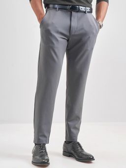 HIGHLANDER - Men Grey Solid Straight Smart Chinos