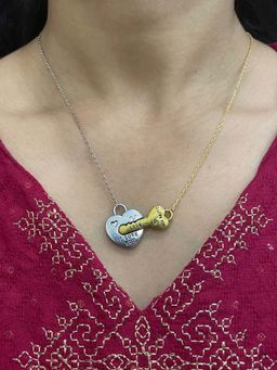 Digital Dress Room - Lock and Key Heart Pendant Couple Necklace