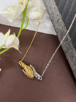 Digital Dress Room - Magnet Handshake Couples Necklaces