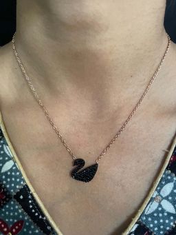 Digital Dress Room - Rose Gold Swan Pendant Necklace Design