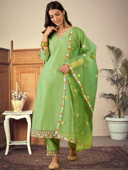 KVS FAB - Women Green Silk Blend Embroidered Kurta with Pant and Dupatta (Set of 3)