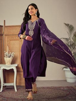 KVS FAB - Women Magenta Silk Blend Embroidered Kurta with Pant and Dupatta (Set of 3)