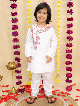 BownBee - White Embroidered Bengali Style Kurta with Pyjama