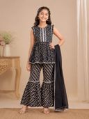 Black color option, Sold out, Currently selected