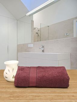 Creeva - 525 Gsm Soft Cotton Bath Towel Wine