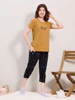 Quira - Womens Printed Regular Fit T-Shirt and Capri