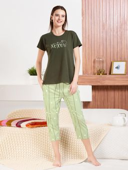 Quira - Womens Printed Regular Fit T-Shirt and Capri