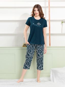 Quira - Womens Printed Regular Fit T-Shirt and Capri